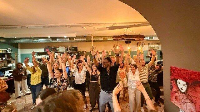 Rund 50 Teilnehmer kamen am Freitagabend zur Gastrotour durch Landau Rund 50 Teilnehmer kamen am Freitagabend zur Gastrotour durch Landau