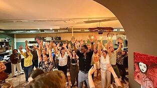 Rund 50 Teilnehmer kamen am Freitagabend zur Gastrotour durch Landau 
