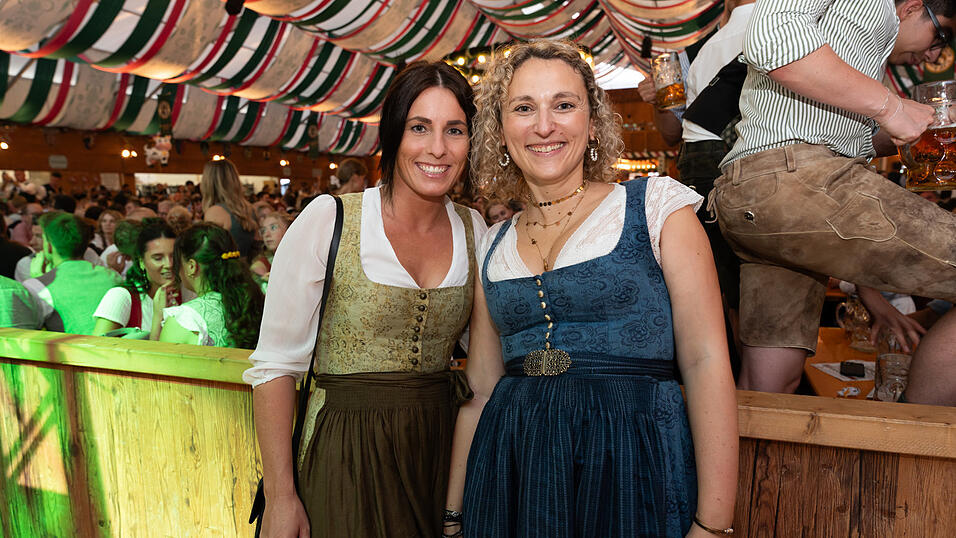 Die Partybilder vom Montag, 12. August 2024, aus dem Festzelt Weckmann. Die Partybilder vom Montag, 12. August 2024, aus dem Festzelt Weckmann.