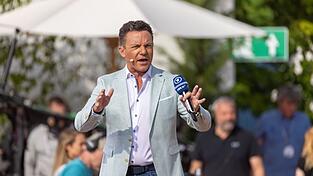 Moderator Stefan Mross.