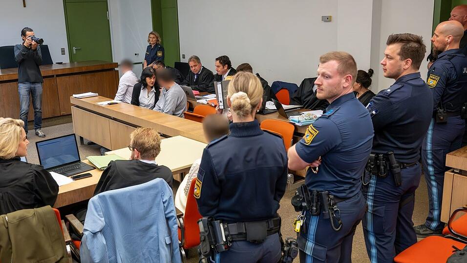 Vier Angeklagte gibt es in dem Prozess - und viele verschiedene Versionen einer Geschichte. (Archivfoto) Vier Angeklagte gibt es in dem Prozess - und viele verschiedene Versionen einer Geschichte. (Archivfoto)