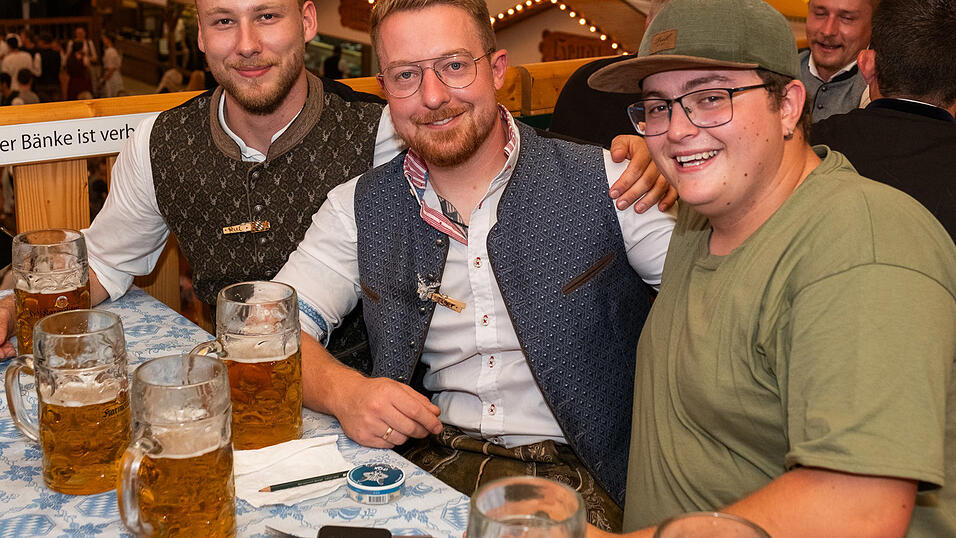 Die Partybilder vom Sonntag, 13. August 2023, aus dem Festzelt Nothaft. Die Partybilder vom Sonntag, 13. August 2023, aus dem Festzelt Nothaft.