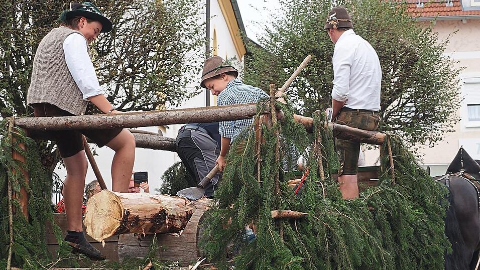 Waldarbeit, wie sie fr&uuml;her war, war auch heuer wieder ein gro&szlig;es Thema beim Bad K&ouml;tztinger Rosstag.