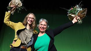Die Grüne-Doppelspitze Eva Lettenbauer (links) und Gisela Sengl will sich auf dem Parteitag erneut zur Wahl stellen. Gegenkandidaten müssen sie bislang keine fürchten. (Archivbild)