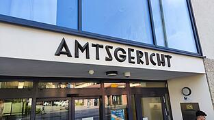 Die Staatsanwaltschaft legte dem 19-J&auml;hrigen eine ganze Reihe von Straftaten zur Last.