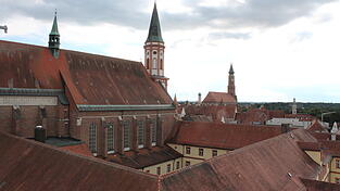 Das Karmelitenkloster mit Kirche. Agnes Bernauer wollte bei den Karmeliten bestattet werden. Ihr Grab wurde nie gefunden. Gibt es jetzt eine Option? Das Karmelitenkloster mit Kirche. Agnes Bernauer wollte bei den Karmeliten bestattet werden. Ihr Grab wurde nie gefunden. Gibt es jetzt eine Option?