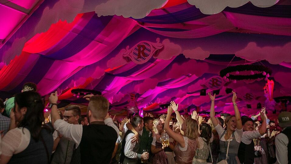 Die Partybilder vom Freitag, 12. August 2022, aus dem Festzelt Reisinger.