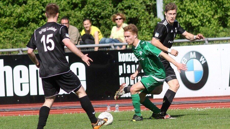 Die SpVgg Landshut schenkte gegen Rosenheim eine 2:0 Führung wieder her (Foto: Herrmann). Die SpVgg Landshut schenkte gegen Rosenheim eine 2:0 Führung wieder her (Foto: Herrmann).