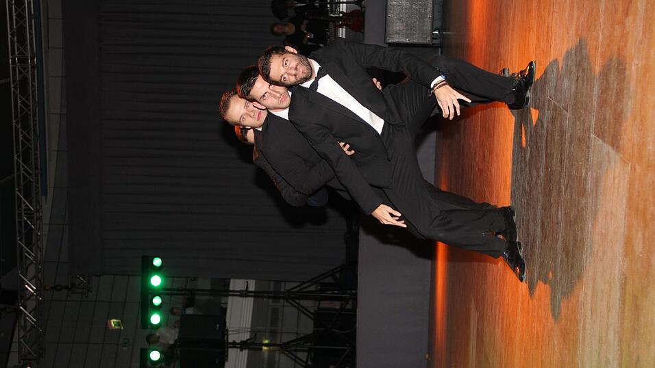 Die Bilder vom Abschlussball der Tanzschule Seidel in der Fraunhofer-Halle am 28. November. Die Bilder vom Abschlussball der Tanzschule Seidel in der Fraunhofer-Halle am 28. November.