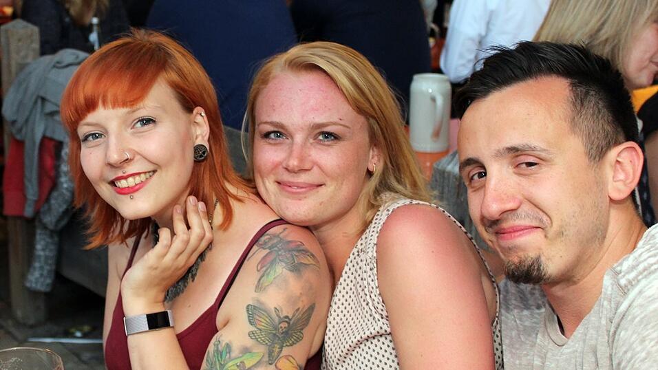 Auch am Freitag war super Stimmung am Ergoldinger Volksfest. Auch am Freitag war super Stimmung am Ergoldinger Volksfest.
