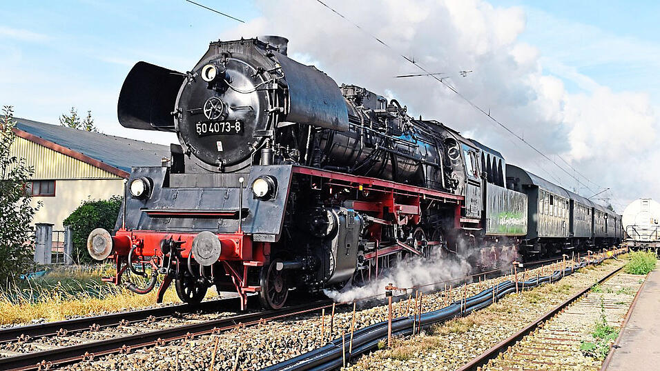 Ein Teil der Loks wird regelmäßig auf den Schienen bewegt. Ein Teil der Loks wird regelmäßig auf den Schienen bewegt.