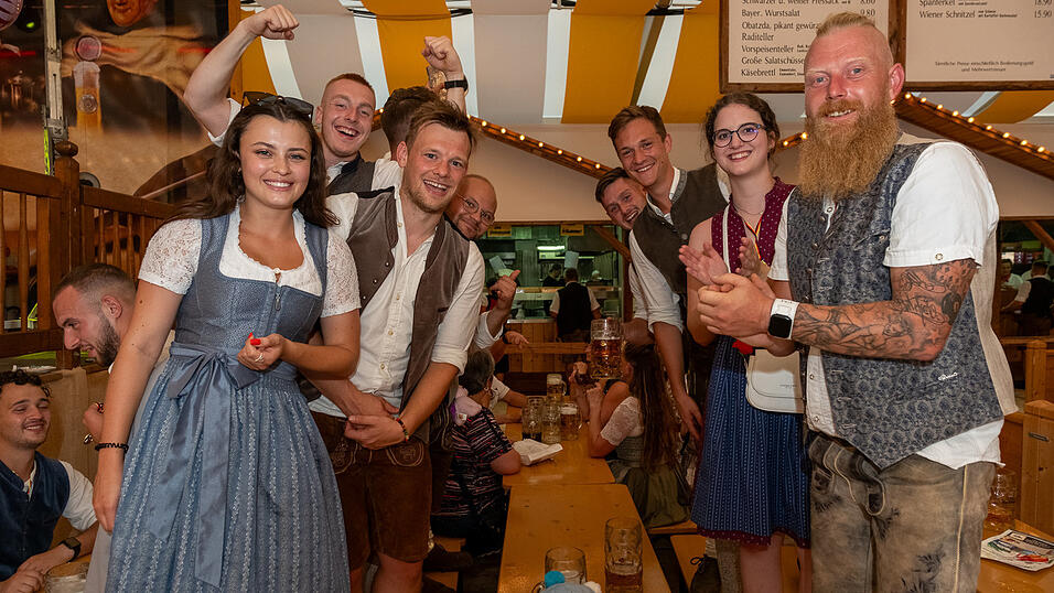 Die Partybilder vom Montag, 14. August 2023, aus dem Festzelt Nothaft. Die Partybilder vom Montag, 14. August 2023, aus dem Festzelt Nothaft.