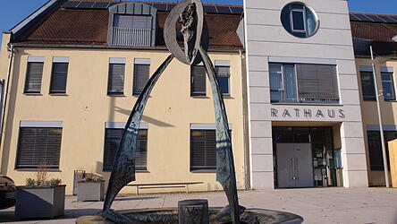 Für die Kommunalwahl am 8. März stehen in Pilsting die Gemeindewahlleiterin und ihre Stellvertreterin fest. Für die Kommunalwahl am 8. März stehen in Pilsting die Gemeindewahlleiterin und ihre Stellvertreterin fest.