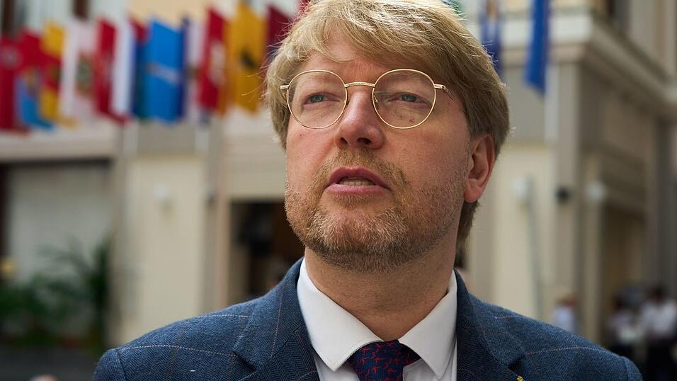 Ob die Partei Jabloko von Nikolai Rybakow letztlich im September antreten darf, steht noch nicht fest. (Archivbild) Ob die Partei Jabloko von Nikolai Rybakow letztlich im September antreten darf, steht noch nicht fest. (Archivbild)