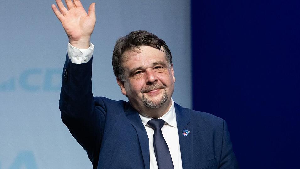 Dennis Radtke mahnte auf der CDA-Tagung an, die CDU m&uuml;sse auf &laquo;schwarzmalerische Rhetorik&raquo; verzichten und eine positive Zukunft betonen.