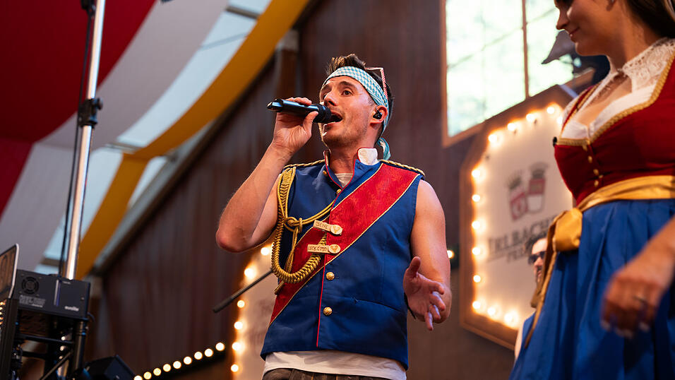 Die Partybilder vom Mittwoch, 12. August, aus dem Festzelt Krönner. Die Partybilder vom Mittwoch, 12. August, aus dem Festzelt Krönner.
