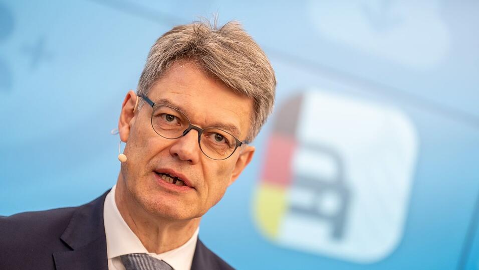 Bundesverkehrsminister Schnieder: &laquo;Die Automobilindustrie ist die Leitindustrie in Deutschland.&raquo;