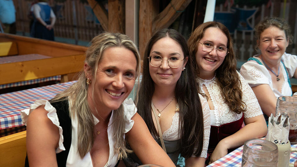 Die Partybilder vom Sonntag, 17. August, aus dem Festzelt Reisinger. Die Partybilder vom Sonntag, 17. August, aus dem Festzelt Reisinger.