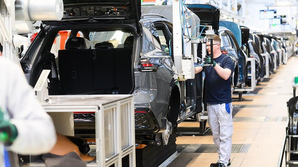 Autoindustrie in der Krise? Hersteller machen weiter Milliardengewinne. (Archivbild) Autoindustrie in der Krise? Hersteller machen weiter Milliardengewinne. (Archivbild)