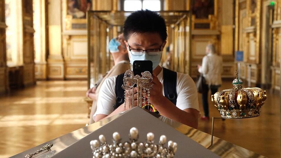 Die beim Einbruch in den Louvre erbeuteten Schmuckstücke sind von unschätzbarem Wert (Archivbild). Die beim Einbruch in den Louvre erbeuteten Schmuckstücke sind von unschätzbarem Wert (Archivbild).