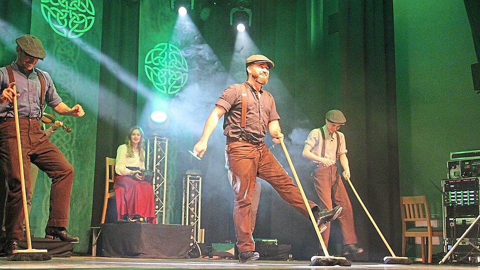 Die studierten Musiker und T&auml;nzer bringen das irische Lebensgef&uuml;hl authentisch r&uuml;ber.