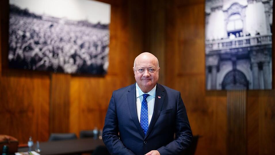 Für Kanzler Christian Stocker sind AfD und FPÖ nur bedingt vergleichbar. Für Kanzler Christian Stocker sind AfD und FPÖ nur bedingt vergleichbar.