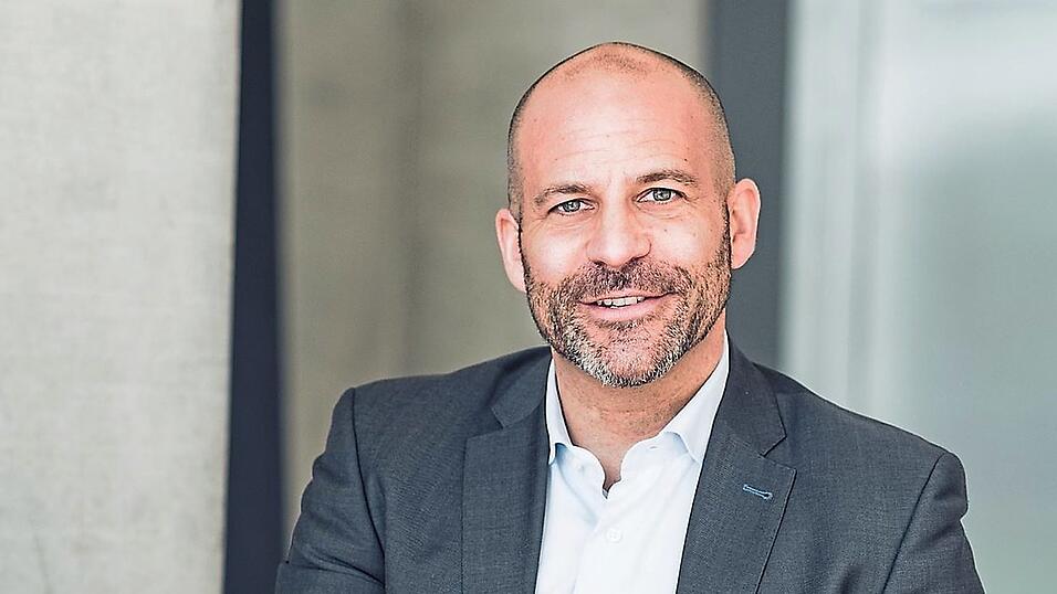 Simon Hahnzog arbeitet als Psychotherapeut in München. Ihn beschäftigt vor allem, wie man ein gesundes Arbeitsumfeld schaffen kann.