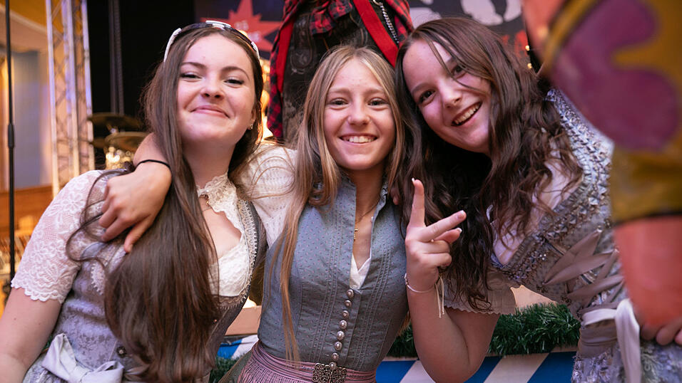 Die Partybilder vom Montag, 11. August, aus dem Festzelt Reisinger. Die Partybilder vom Montag, 11. August, aus dem Festzelt Reisinger.