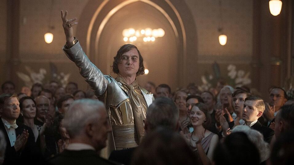 Lars Eidinger in einer früheren Szene aus «Babylon Berlin». (Archivbild) Lars Eidinger in einer früheren Szene aus «Babylon Berlin». (Archivbild)