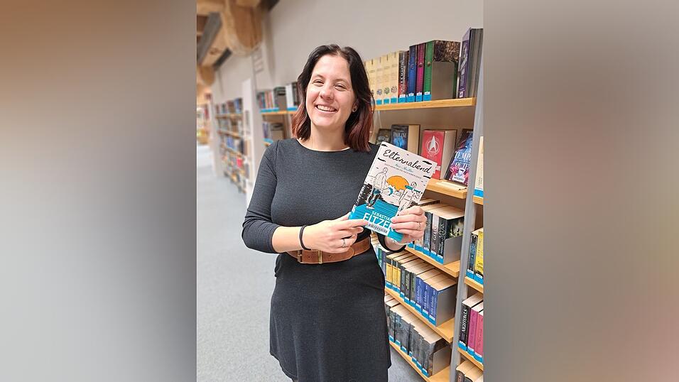 'Elternabend' von Sebastian Fitzek liegt bei der Stadtbibliothek auf Platz vier. Die Top 10 wird jedoch von 'Dunkelhaus' von Jan-Erik Fjell angeführt, wie Sonja Emmer, stellvertretende Bibliotheksleiterin, erzählt. 'Elternabend' von Sebastian Fitzek liegt bei der Stadtbibliothek auf Platz vier. Die Top 10 wird jedoch von 'Dunkelhaus' von Jan-Erik Fjell angeführt, wie Sonja Emmer, stellvertretende Bibliotheksleiterin, erzählt.