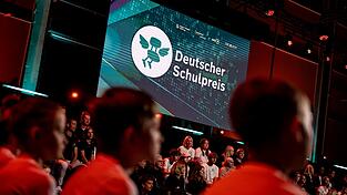 Bei der Vergabe der Auszeichnungen des Deutschen Schulpreises in Berlin kam auch eine bayerische Schule zum Zug. Bei der Vergabe der Auszeichnungen des Deutschen Schulpreises in Berlin kam auch eine bayerische Schule zum Zug.