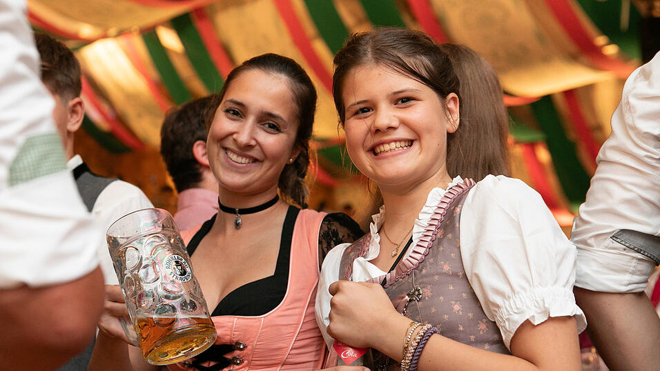 Die Partybilder vom Samstag, 16. August, aus dem Festzelt Weckmann. Die Partybilder vom Samstag, 16. August, aus dem Festzelt Weckmann.