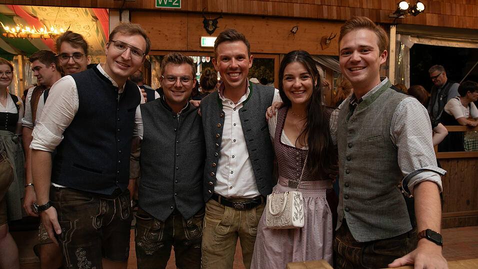 Die Partybilder vom Sonntag, 17. August, aus dem Festzelt Weckmann. Die Partybilder vom Sonntag, 17. August, aus dem Festzelt Weckmann.