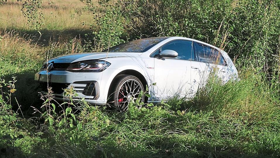 Der Schaden am Auto wird auf 10 000 Euro gesch&auml;tzt.