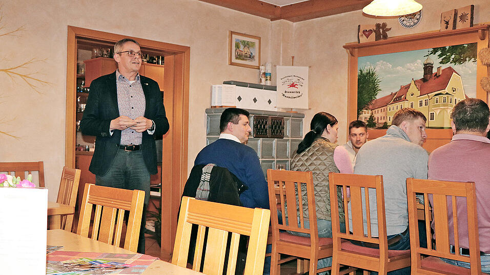 „Wir haben die Richtung vorgegeben“: CSU-Ortsvorsitzender und Listenführer Martin Frank zieht Bilanz über die vergangenen 24 Jahre im Stadtrat. „Wir haben die Richtung vorgegeben“: CSU-Ortsvorsitzender und Listenführer Martin Frank zieht Bilanz über die vergangenen 24 Jahre im Stadtrat.