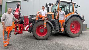 Das Bauhofteam aus Atting (von links): Manfred Schambeck ist Mitarbeiter und gleichzeitig Erster Bürgermeister von Atting, Reinhold Kotzian ist Teammitglied und Dominik Schambeck ist Vorarbeiter. Weitere Mitarbeiter sind Josef Zellmer und Ulrich Stadler. Das Bauhofteam aus Atting (von links): Manfred Schambeck ist Mitarbeiter und gleichzeitig Erster Bürgermeister von Atting, Reinhold Kotzian ist Teammitglied und Dominik Schambeck ist Vorarbeiter. Weitere Mitarbeiter sind Josef Zellmer und Ulrich Stadler.