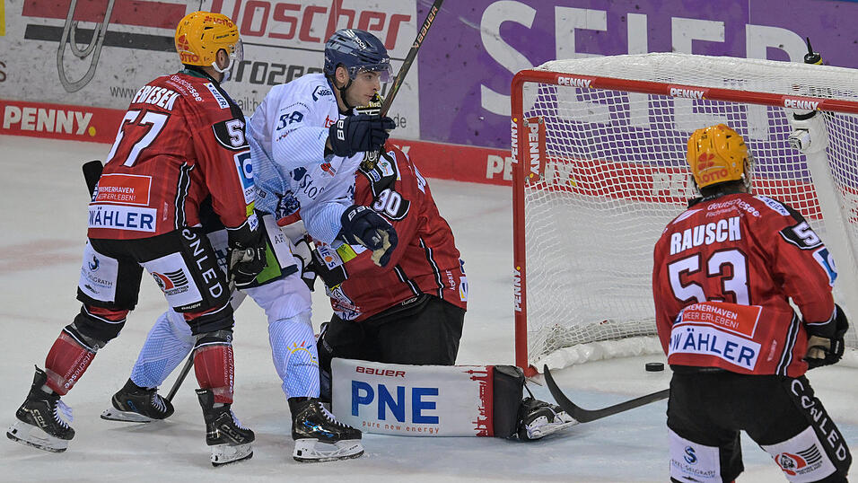 Stefan Loibl erzielte gegen die Fischtown Pinguins das 0:1.