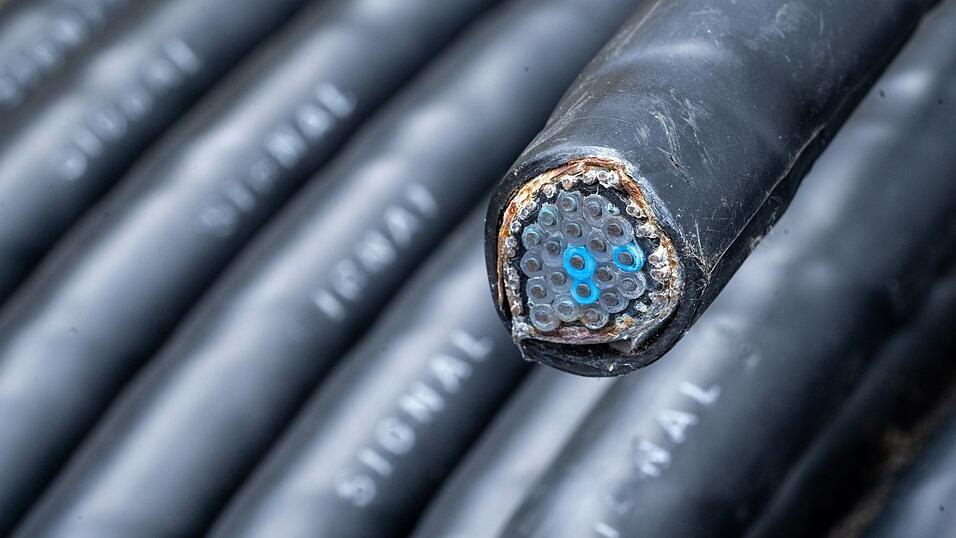 H&ouml;chstwahrscheinlich wegen Kabelsch&auml;den an einem Bahn&uuml;bergang kommt es auf der Bahnstrecke zwischen Erfurt und Sangerhausen zu Beeintr&auml;chtigungen. (Symbolbild)