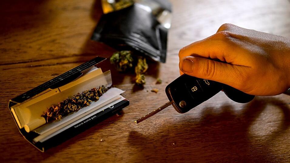 Schwere Unfälle mit Cannabis sollen künftig systematisch erfasst werden. (Illustration) Schwere Unfälle mit Cannabis sollen künftig systematisch erfasst werden. (Illustration)