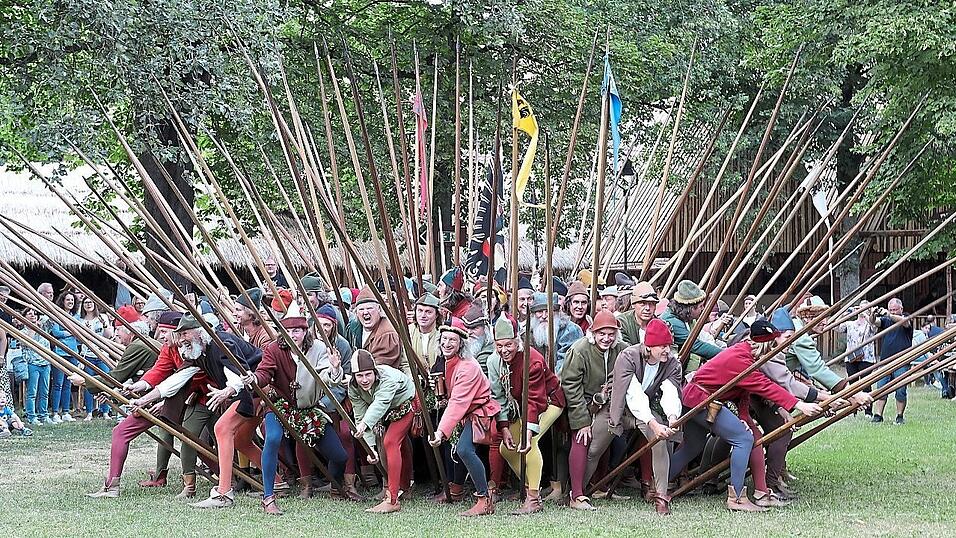 S&ouml;ldner wie die von der Landshuter Hochzeit bekannten Reisigen bildeten einen Teil der Truppen im Drei&szlig;igj&auml;hrigen Krieg.