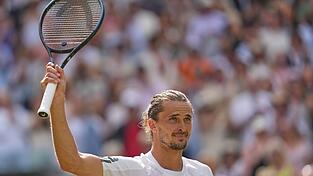 Alexander Zverev fehlt noch ein Sieg zum Wimbledon-Triumph. Alexander Zverev fehlt noch ein Sieg zum Wimbledon-Triumph.