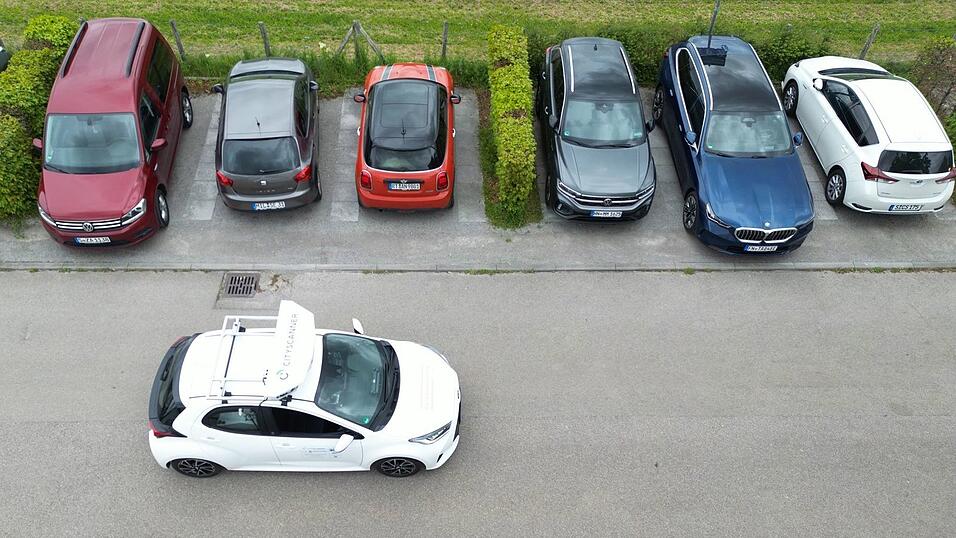 In Heidelberg sollen ertappte Parksünder allerdings zunächst kein Knöllchen bekommen - es geht der Stadt um die Akzeptanz des Scan-Autos. (Archivbild) In Heidelberg sollen ertappte Parksünder allerdings zunächst kein Knöllchen bekommen - es geht der Stadt um die Akzeptanz des Scan-Autos. (Archivbild)