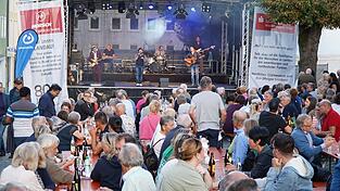 Der Marienplatz war gut gefüllt. Der Marienplatz war gut gefüllt.