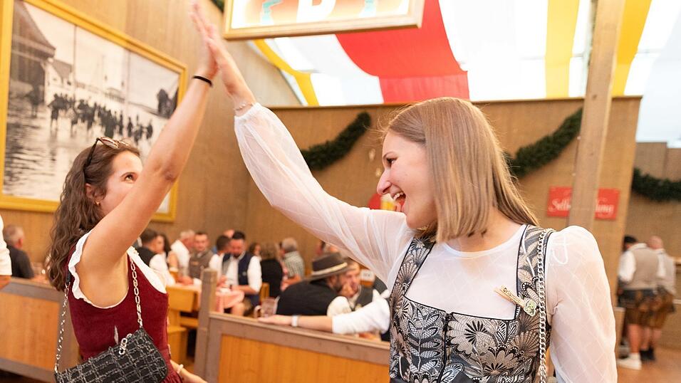 Die Partybilder vom Freitag, 7. August, aus dem Festzelt Krönner. Die Partybilder vom Freitag, 7. August, aus dem Festzelt Krönner.