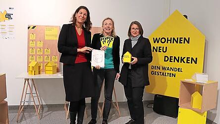 Sabina Sommerer (von links), Ulla Basqué und Stephanie Reiterer stellten das Programm der Baukulturtage vor.