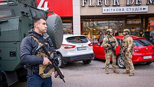 Nicht alle Polizisten sch&uuml;tzten Zivilisten bei einer Schie&szlig;erei in der ukrainischen Hauptstadt Kiew. (Archivbild)