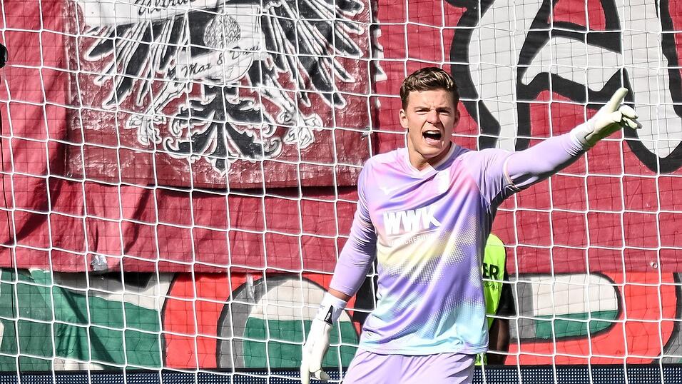 Erst nach Bremen, dann zur Nationalmannschaft: Augsburg-Keeper Finn Dahmen. (Archivbild) Erst nach Bremen, dann zur Nationalmannschaft: Augsburg-Keeper Finn Dahmen. (Archivbild)