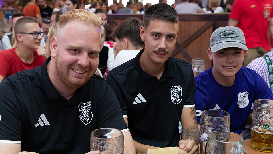 Die Partybilder vom Dienstag, 11. August, aus dem Festzelt Wenisch. Die Partybilder vom Dienstag, 11. August, aus dem Festzelt Wenisch.