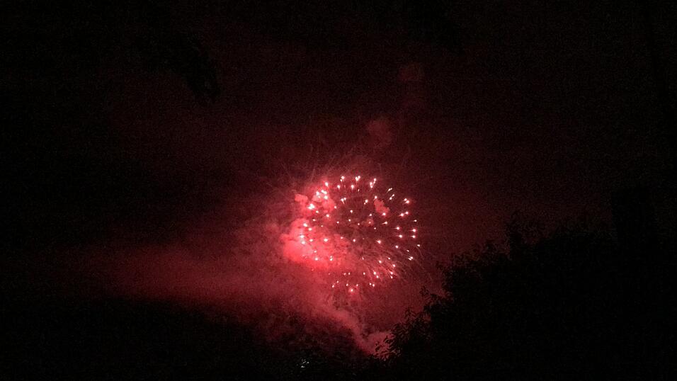 Das war das Abschlussfeuerwerk des Gäubodenvolksfestes 2019. Das war das Abschlussfeuerwerk des Gäubodenvolksfestes 2019.