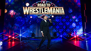 Sebastian Hackl moderiert große Wrestling-Veranstaltungen.